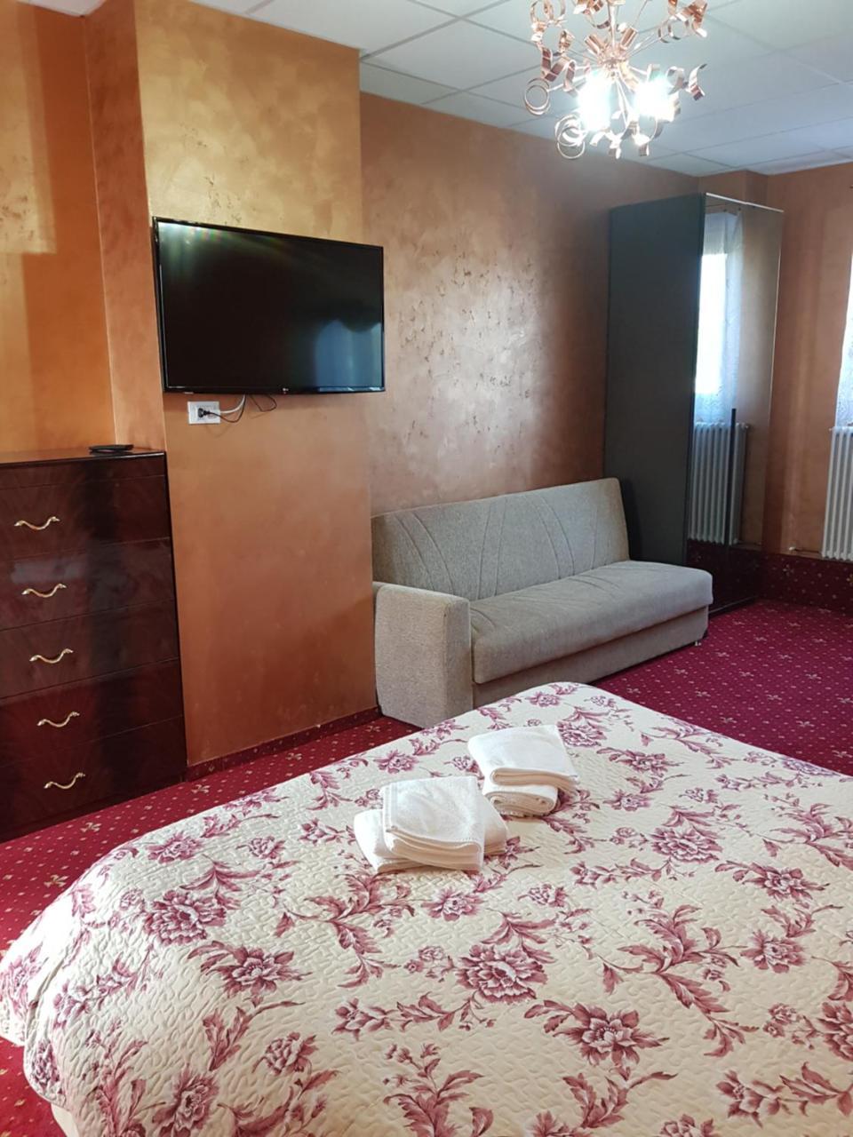 Liberty Junior Apartment Fagaras Exterior photo
