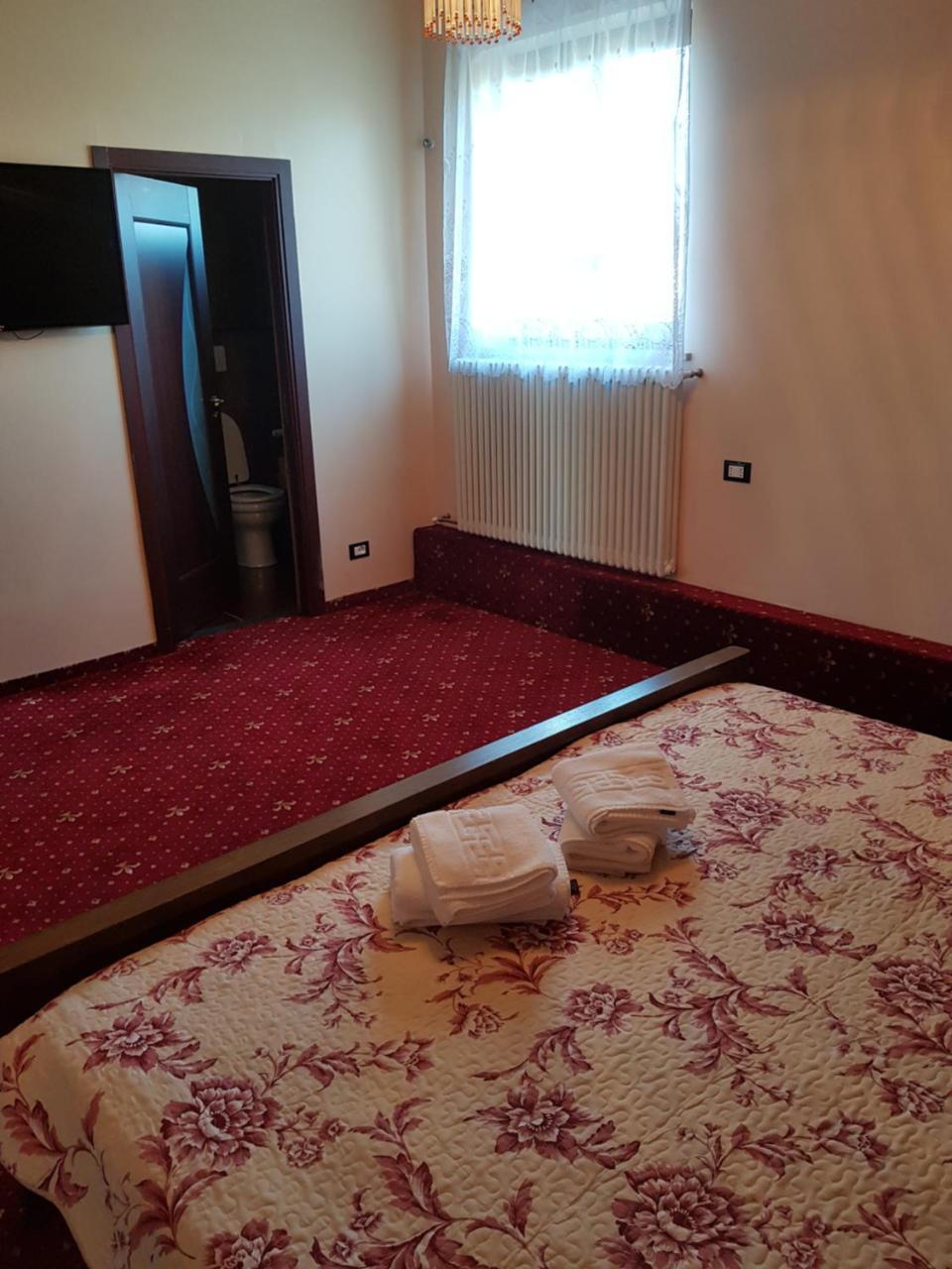 Liberty Junior Apartment Fagaras Exterior photo