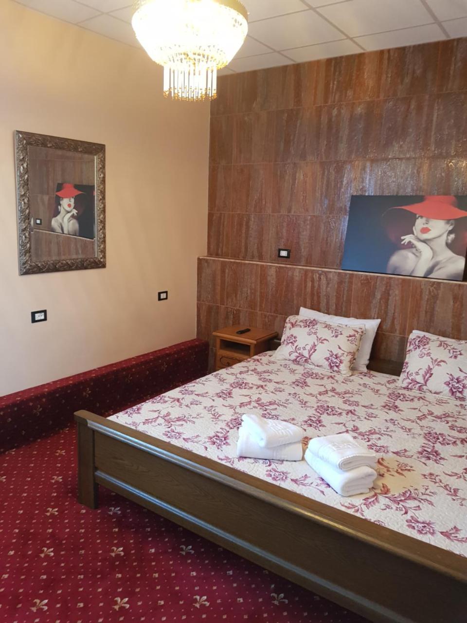 Liberty Junior Apartment Fagaras Exterior photo